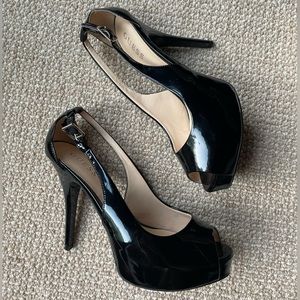 Guess Women's Black Hondo High Heel Platform Peeptoe Pumps